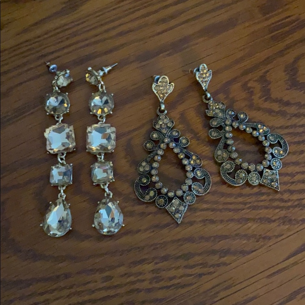 Bundle of earrings